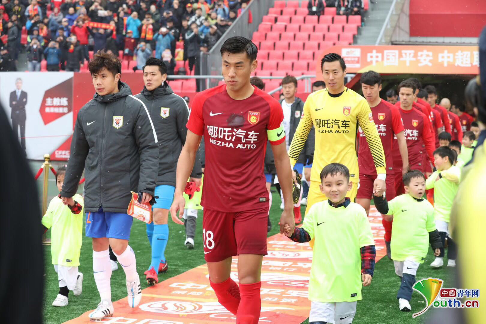 索博斯洛伊：萨拉赫是我的朋友，但这是他和俱乐部之间的事（索博斯洛伊：萨拉赫是好友，此事应由他与俱乐部解决）