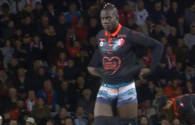 西前国脚质疑姆巴佩进球中点球多，球迷幽默回应（西班牙前国脚质疑姆巴佩进球点球过多，球迷幽默回击）