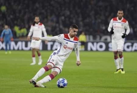 记者：格纳布里接近与拜仁续约两年，税前年薪最高1500-1600万（记者：格纳布里有望与拜仁续约2年，税前年薪上限1500万-1600万）