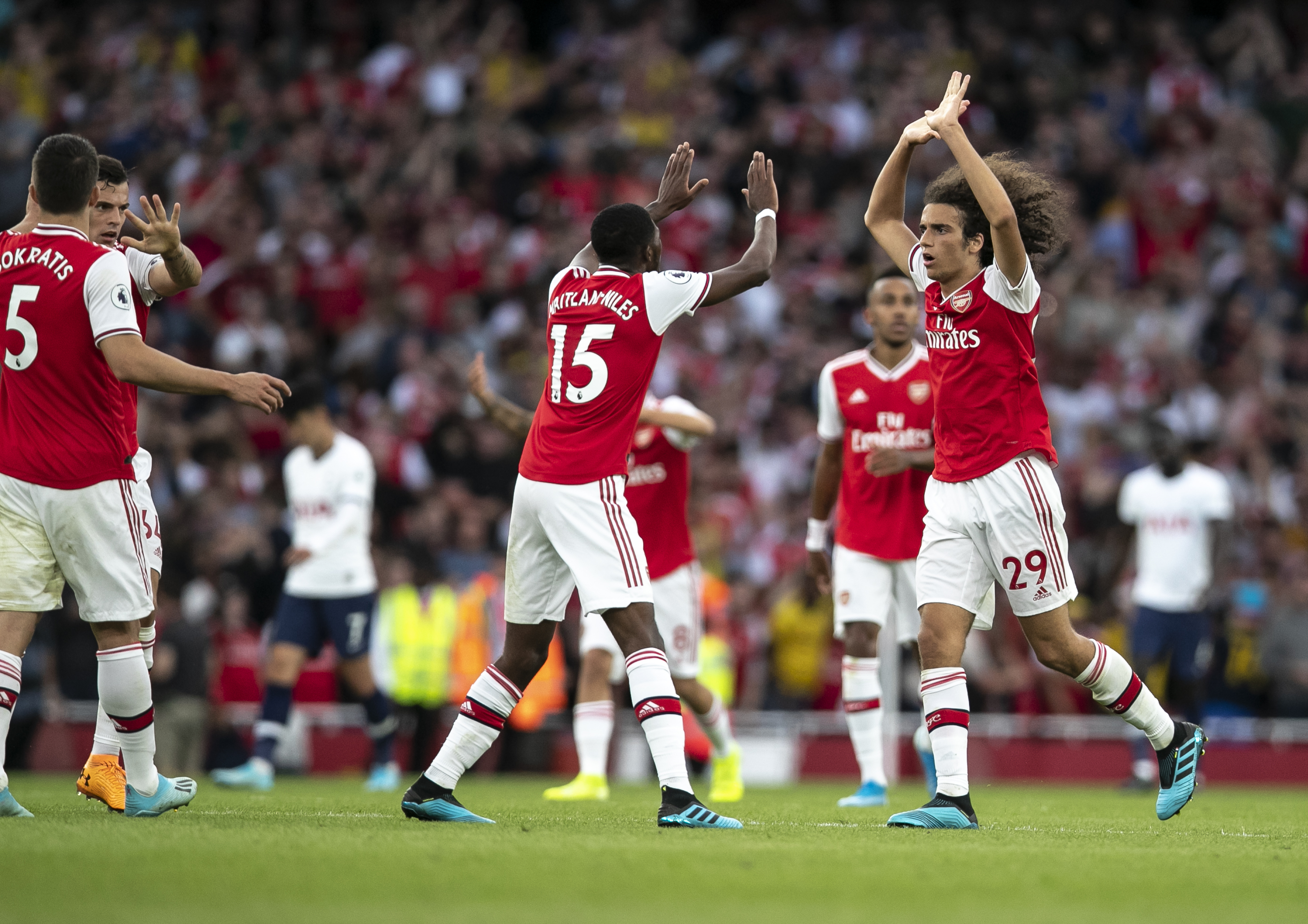 凯恩：阿森纳赢得所有欧冠比赛并排在英超榜首，这是有原因的（凯恩：阿森纳欧冠全胜、英超领跑绝非偶然）