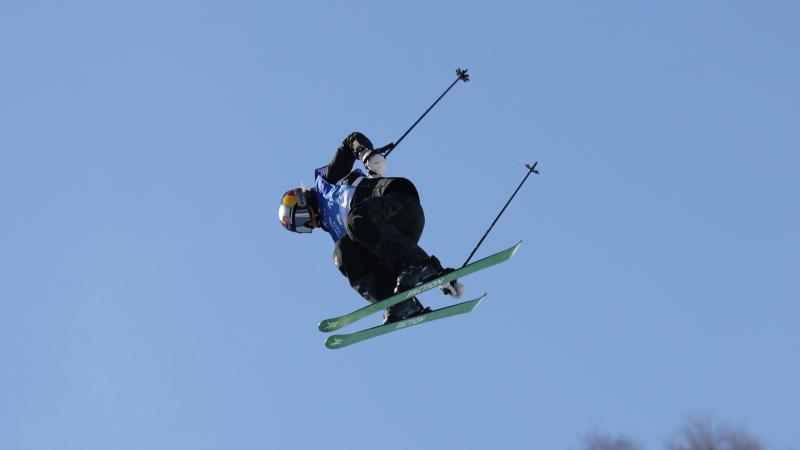 RMC：奥巴梅扬仓促复出为国效力，马赛医疗团队深感忧虑（RMC：奥巴梅扬为国急返赛场，马赛队医忧心忡忡）