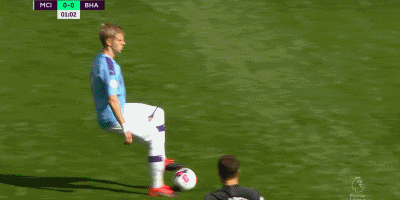 詹姆斯篮板抢断关键时刻锁定胜局