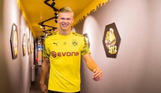 欧冠-姆巴佩破门维尼修斯双响 皇马5-1萨尔斯堡（欧冠：维尼修斯梅开二度，姆巴佩建功，皇马5-1大胜萨尔斯堡）