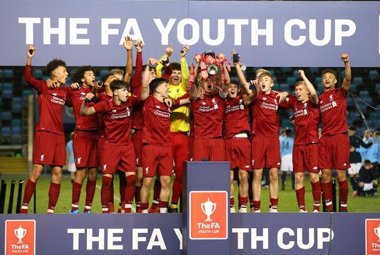 每体：巴萨内部对亚马尔每次客场都成为“头号公敌”感到担忧（每体：巴萨内部忧虑亚马尔在客场比赛屡成众矢之的）