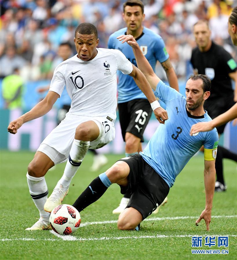 德甲战报：昂达夫戴帽+绝平，多特蒙德3-3斯图加特（德甲快讯：昂达夫上演帽子戏法压哨扳平，多特蒙德3-3战平斯图加特）