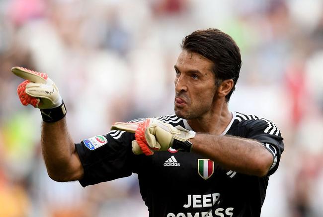 狼队防线改善主场迎战曼联，英超对决比分或1-1、2-2（防线回暖的狼队主场迎曼联，英超大战或以1-1或2-2收场）